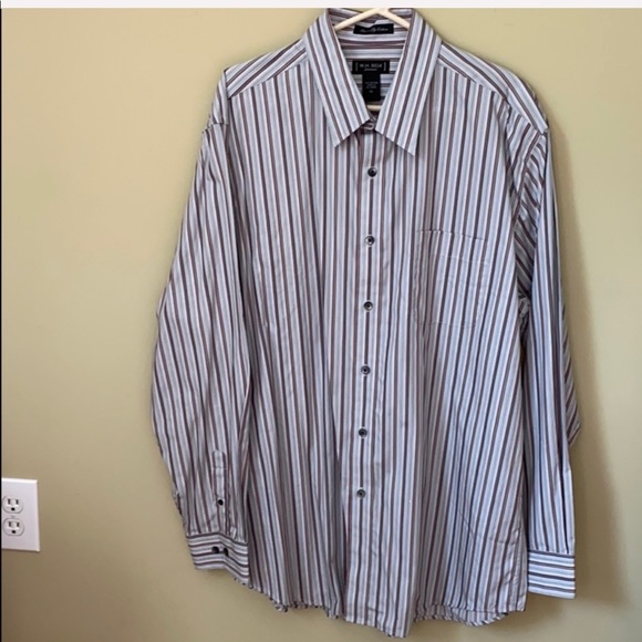 W.H. Belk Button Down Dress Shirts Sz XL L… - Picture 4 of 4